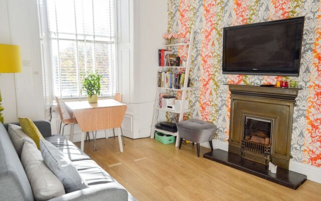 2 Bedroom Apartment in Leith Edinburgh