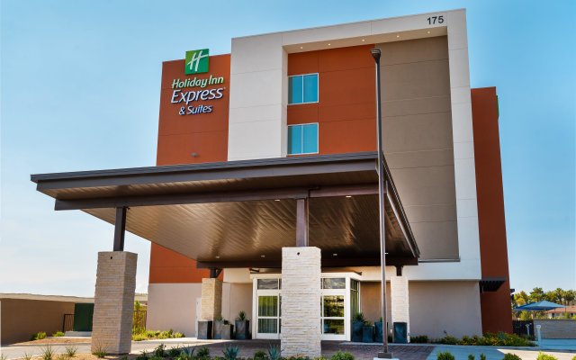 Holiday Inn Express & Suites Las Vegas - E Tropicana, an IHG Hotel