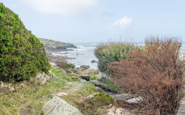 Small Cocoon for 2 by the sea