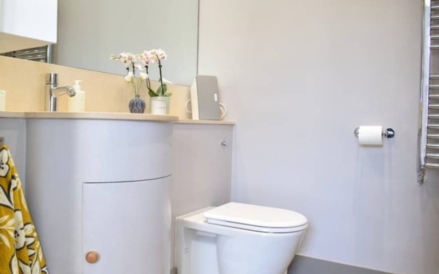Stunning 2 Bedroom House in Chiswick