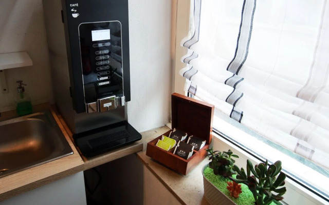 The Penny Pincher Inn - Hostel