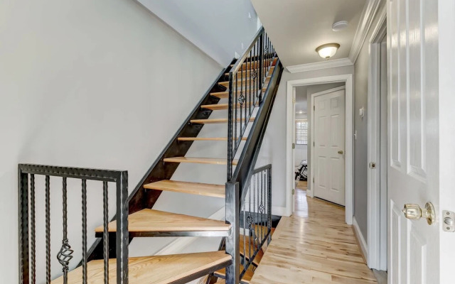 Upscale Home W/rooftopdeck&parking Near Stadiums