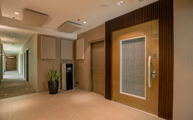 The Henry Hotel Roost Bacolod