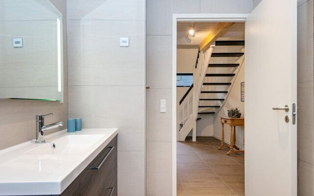 6 Person Holiday Home in Hovborg