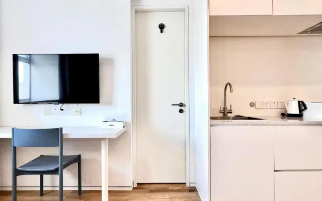 base SUHE Serviced Apartment