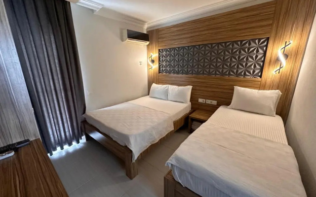Royal Ezel Hotel