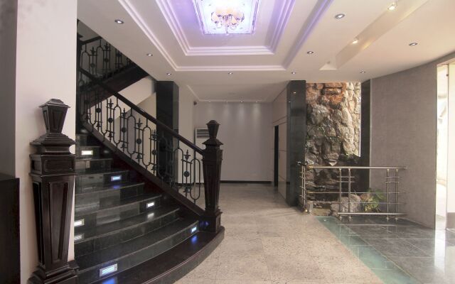 Oakspring Hotel & Luxury Suites