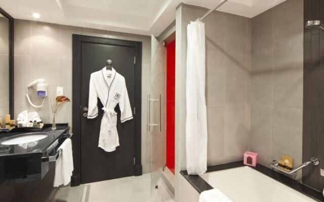 Swiss Hotel Corniche
