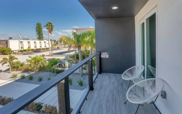 Luxury Pool Home Golf Cart