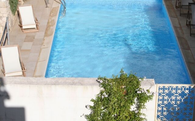 Apartment in Salento With Sea View & Pool