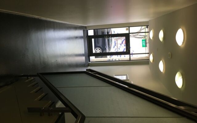 City Escape 2BD in Adelaides East End 1