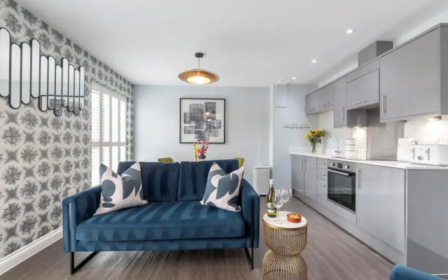 Elliot Oliver- Charming 1 Bed Apartment