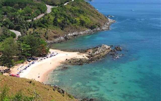 Sunrise 3 bedrooms Modern Apartment In Nai Harn