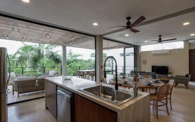 Luxury Penthouse w Private Pool Stunning Views