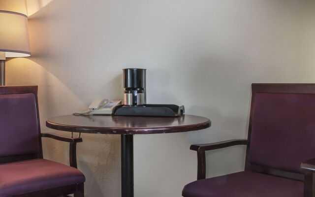 Econo Lodge Thunder Bay