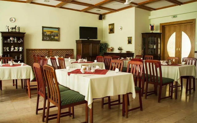 Komfort Hotel Platán