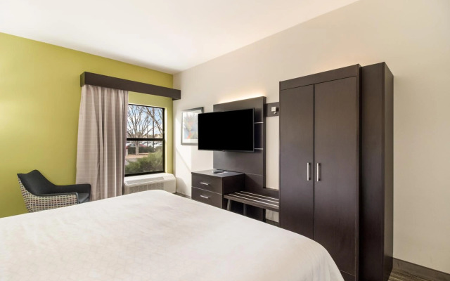 Clarion Pointe New Bern