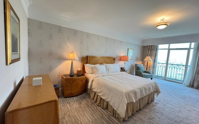 Premium SA at 4 Seasons Hotel