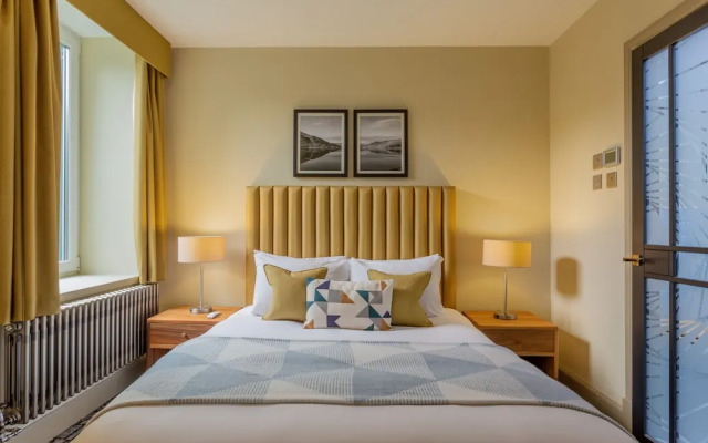 Riva Boutique Hotel & Restaurant