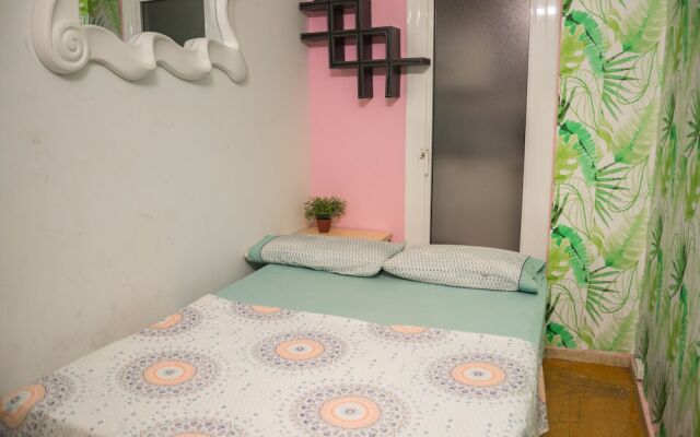 Go Bcn Hostal Ideal Badal - Hostel