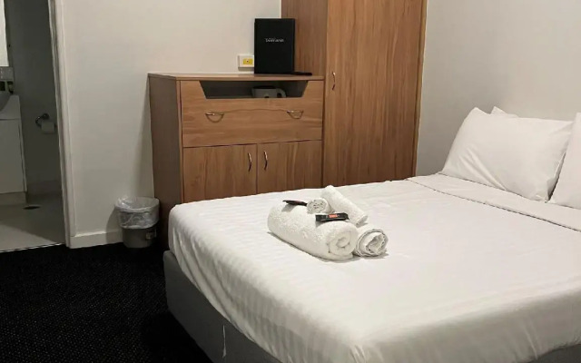 Star Bar Cafe & Hotel