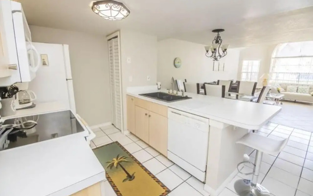 Bonita's Sweetwater Club Condo