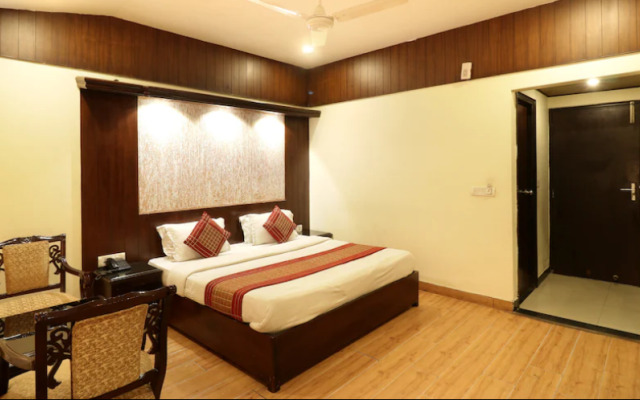 Naaz Hotel