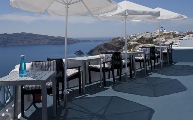 Aspa Villas Santorini Studios & Cave Houses