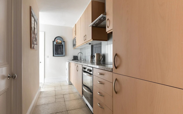 Ifield Road X by Onefinestay