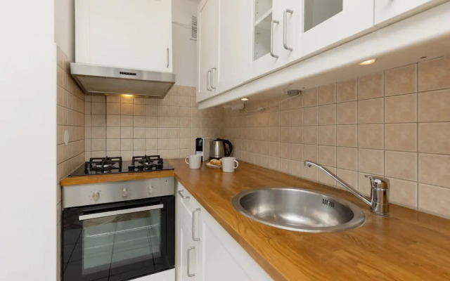 Sunny Studio Warsaw by Renters