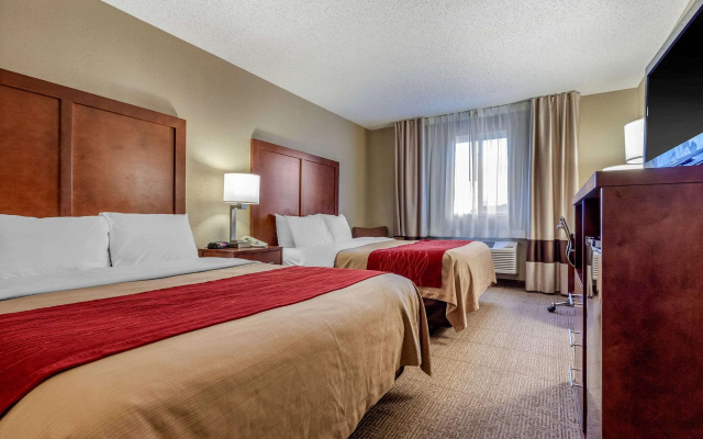 Comfort Inn & Suites Hays I-70