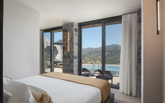 Neromai Cave Luxury Villas