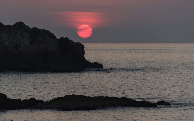 El Careyes Club & Residences