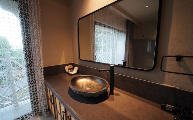 Icon Beach Suites Hotel