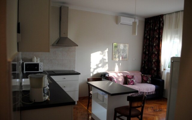 Apartments Debelić 3128
