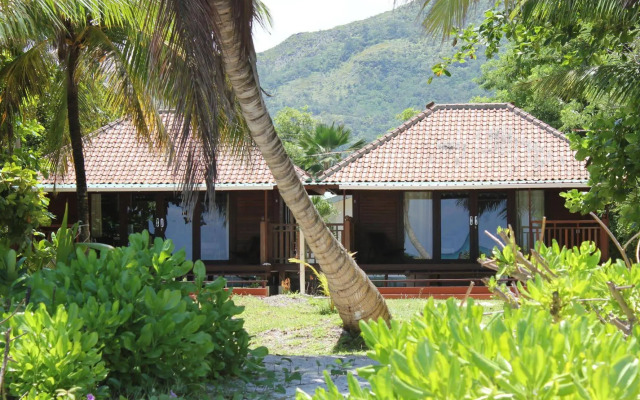 Lou Lou Bungalows