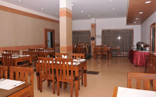 OYO 7361 Meenal Hotel