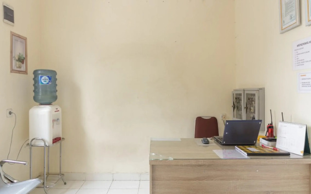 RedDoorz Plus near Taman Rasuna Menteng