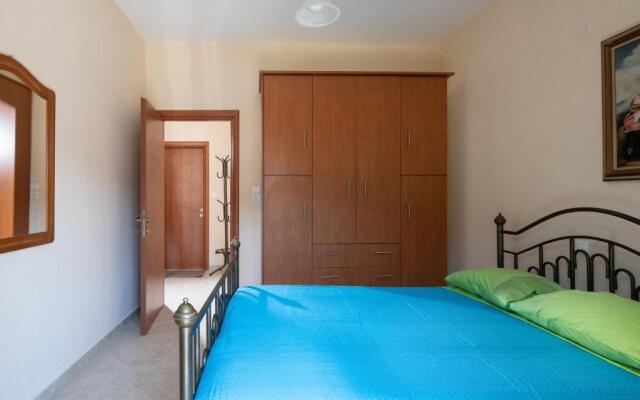 Thomai's apartment