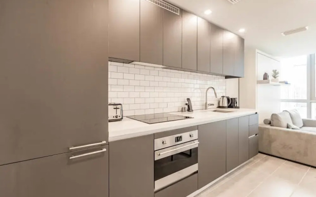 Modern Muse - Luxury Hotel Meets Miami Apartment