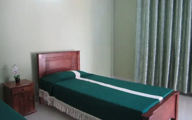 GREEN CRAZE Hotel & Restaurant