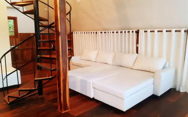 Sri Lanka Beach House Hotel and SPA
