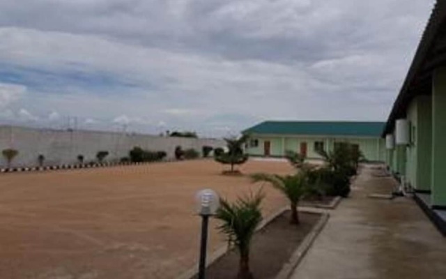 Mopees Lodge