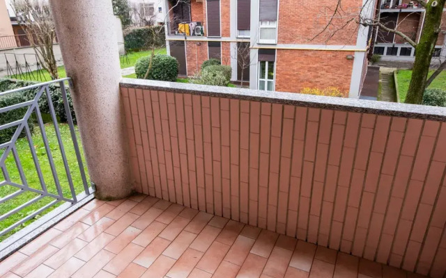 Pisani 4 in Monza With 1 Bathrooms