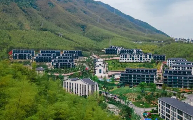 Yunman 16 (Anji Yunshang Grassland Panda Tribe Adventure Park) – Outside – Huzhou