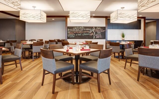 Holiday Inn Ottawa East by IHG