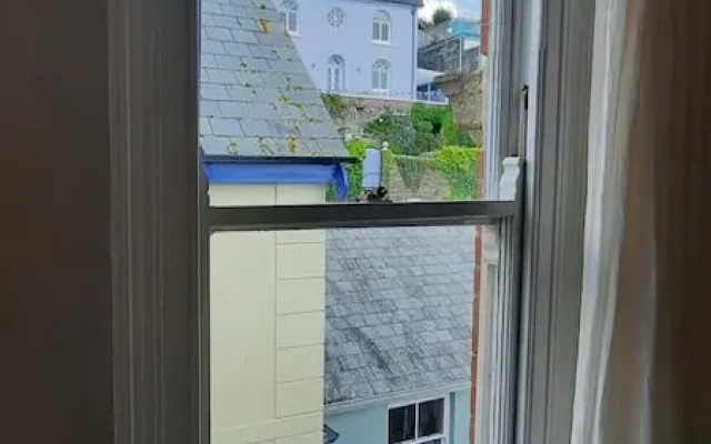 Newly Refurbished 2nd Floor Apartment Lil Nauti