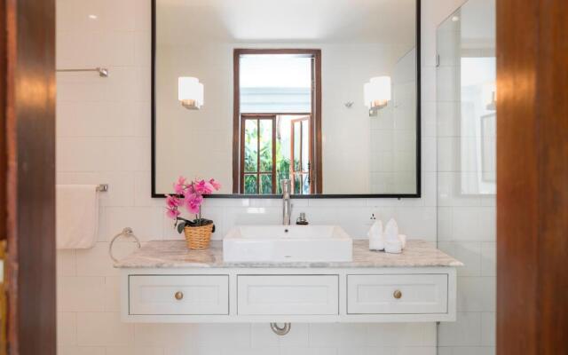 Villa Merah Seminyak