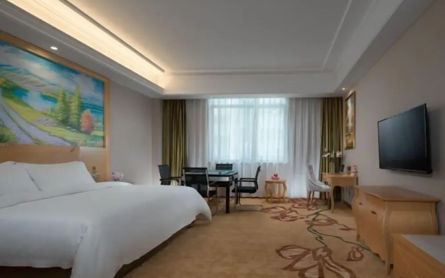 Vienna Hotel (Yizhou Sankeshu)