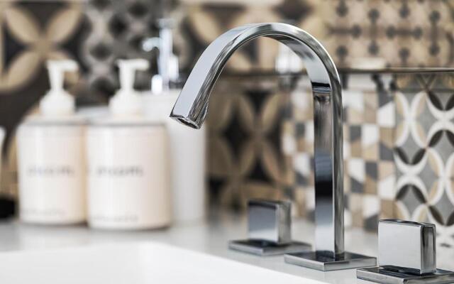 White Stylish Apartments 2